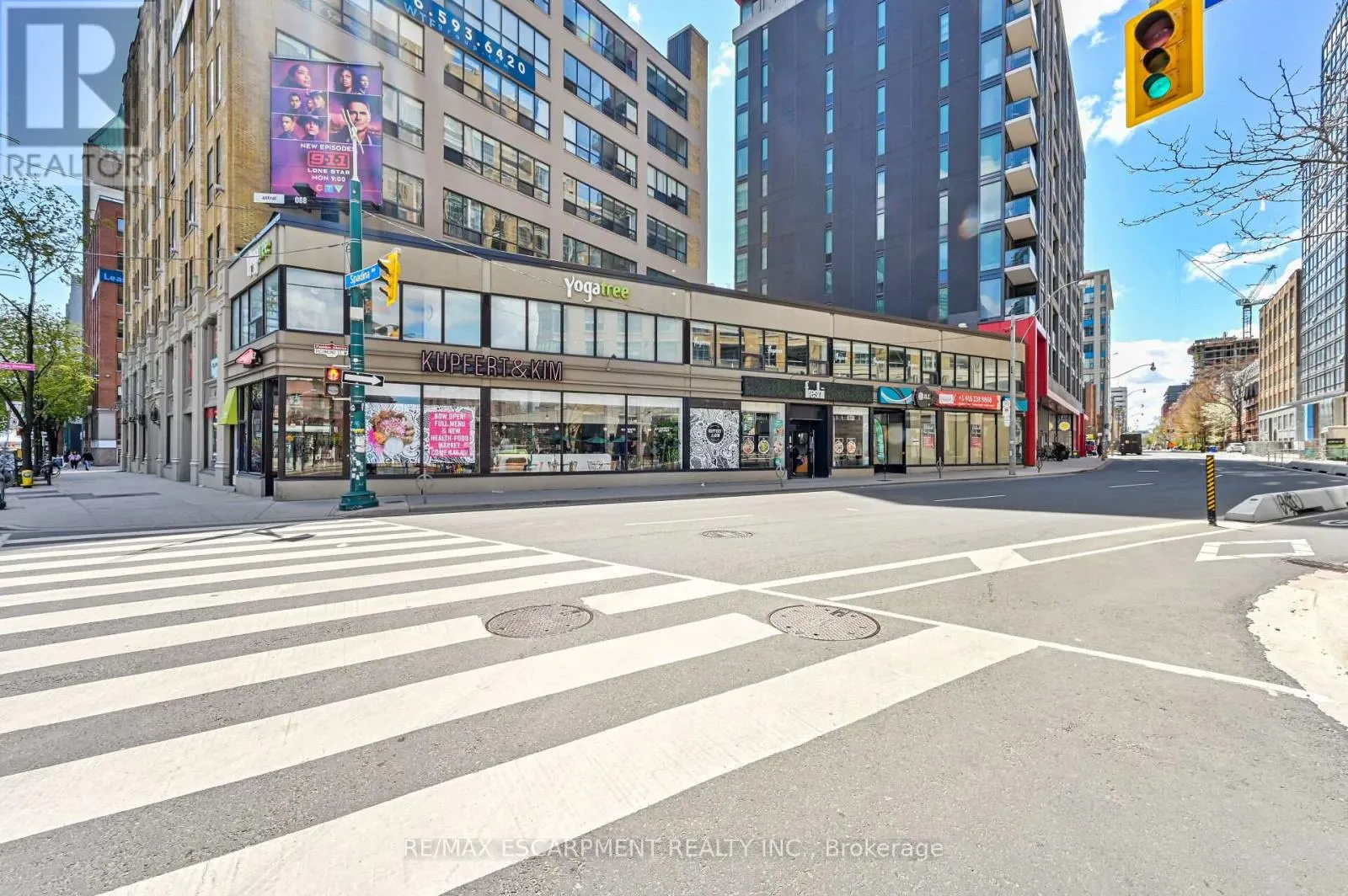 714 - 435 RICHMOND STREET W