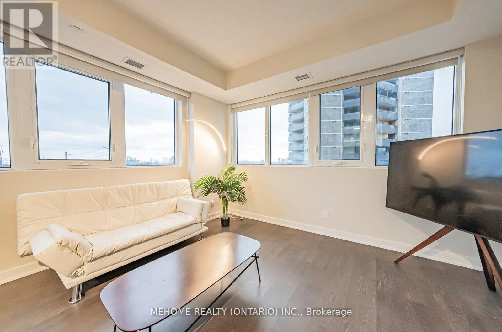315 - 501 ST. CLAIR AVENUE W