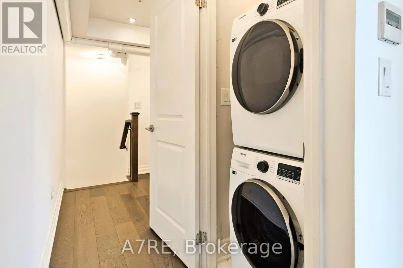 203 - 724 SHEPPARD AVENUE W