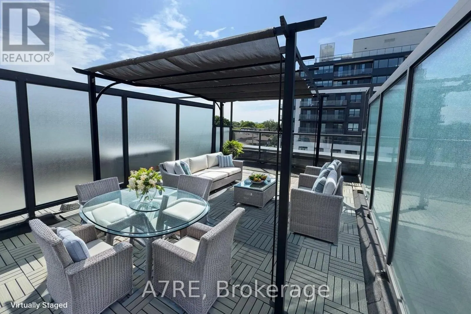 203 - 724 SHEPPARD AVENUE W