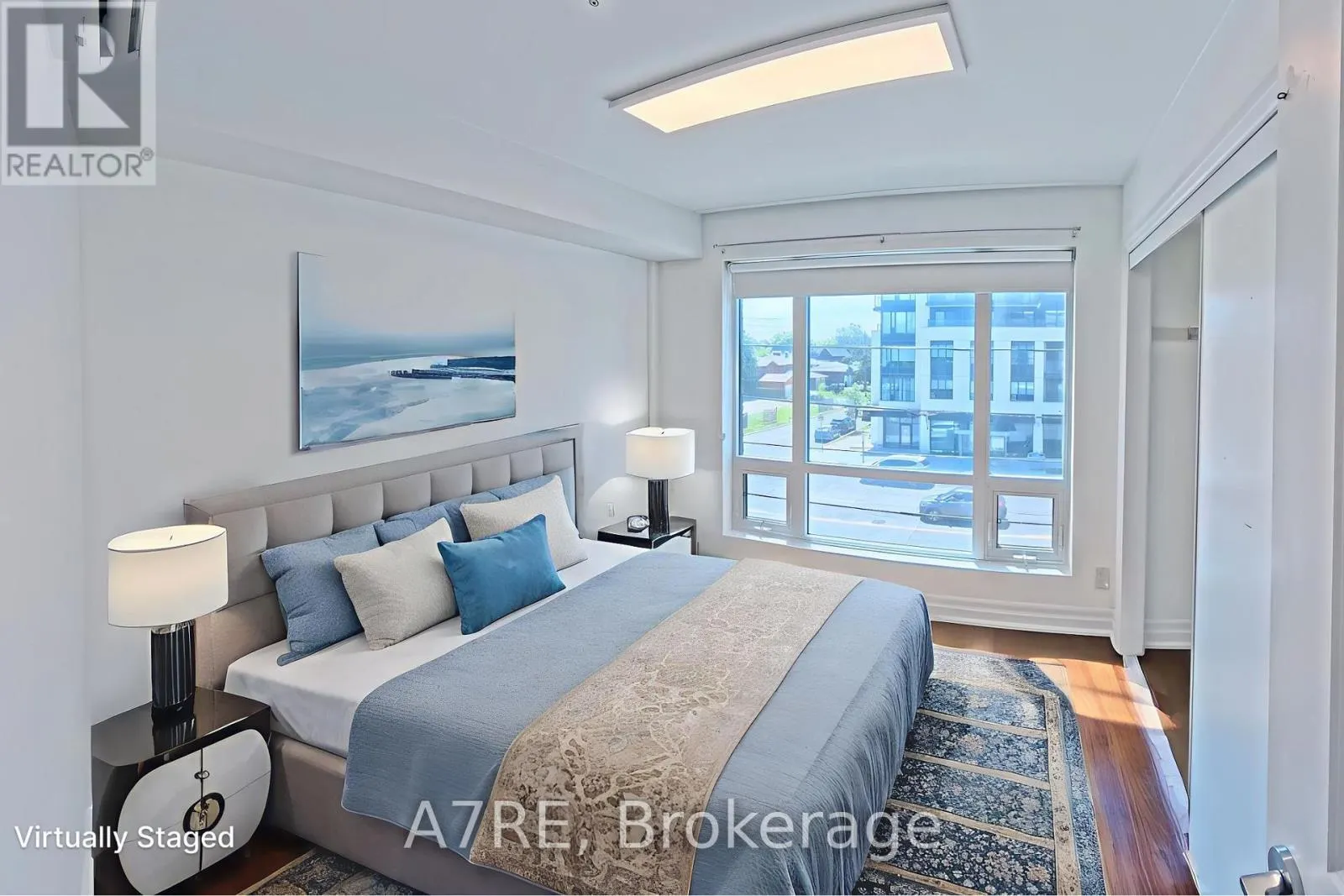203 - 724 SHEPPARD AVENUE W