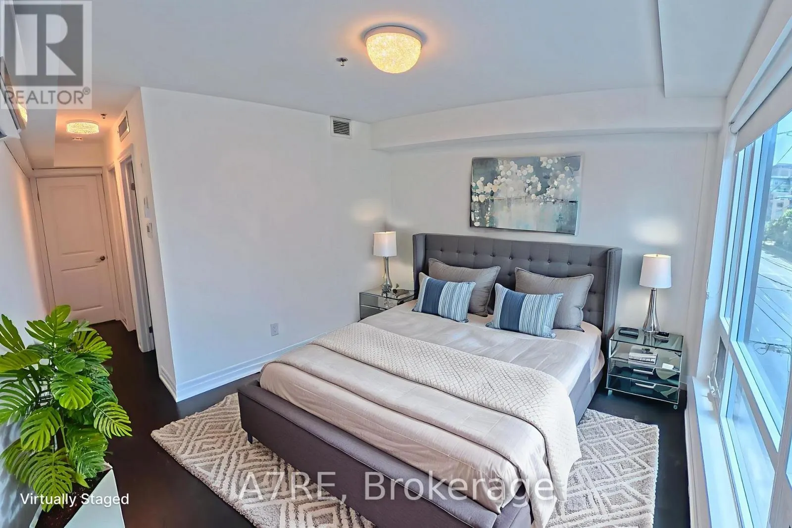 203 - 724 SHEPPARD AVENUE W