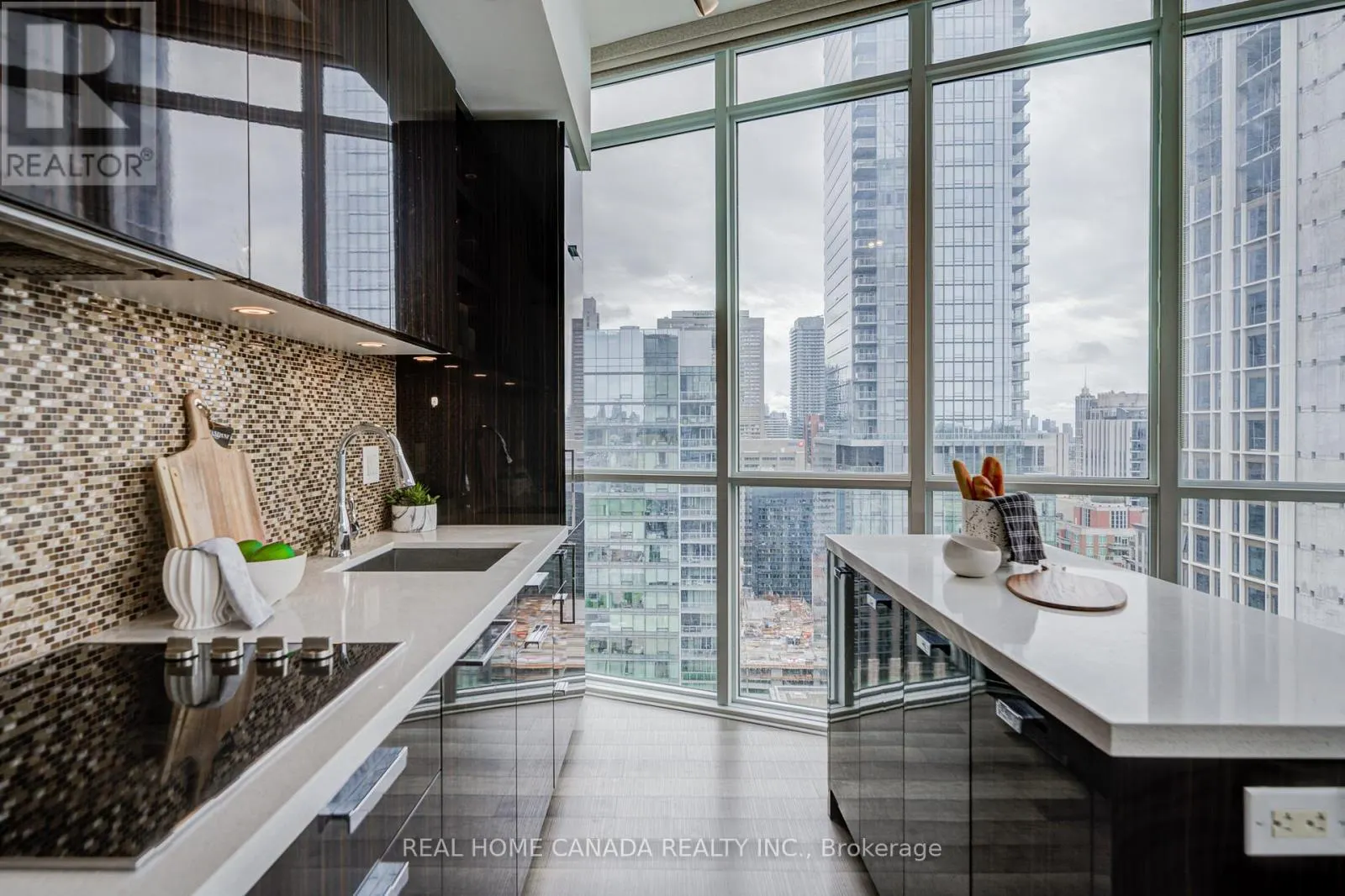 2608 - 32 DAVENPORT ROAD