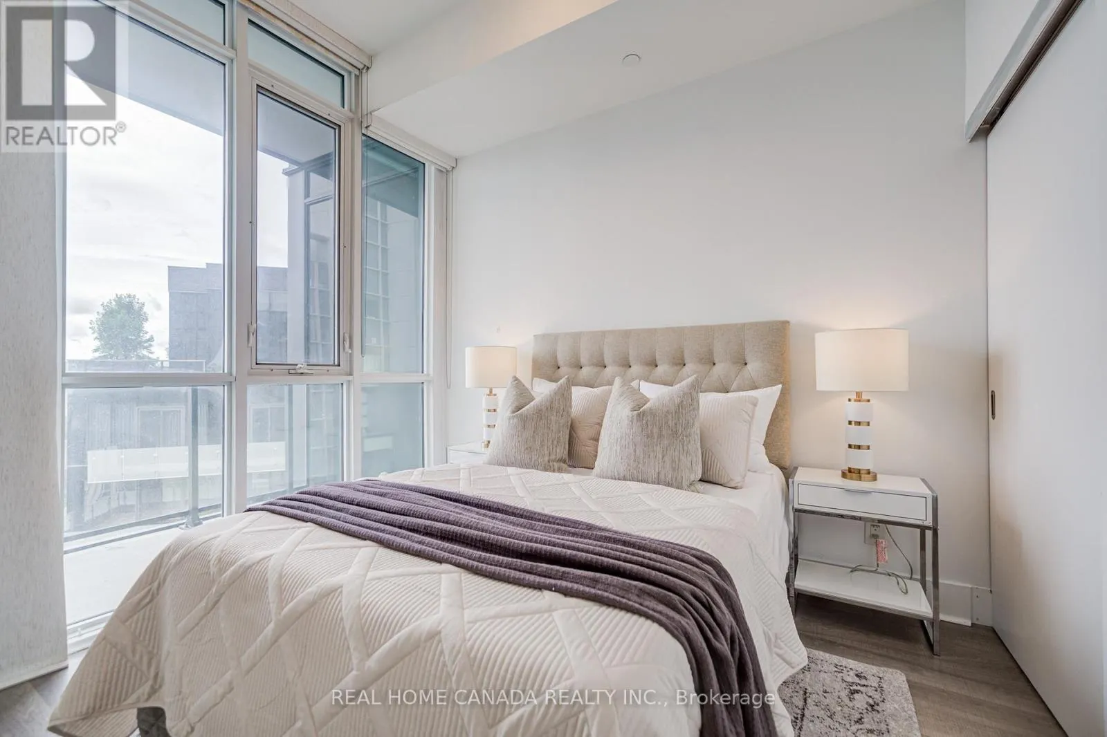 2608 - 32 DAVENPORT ROAD