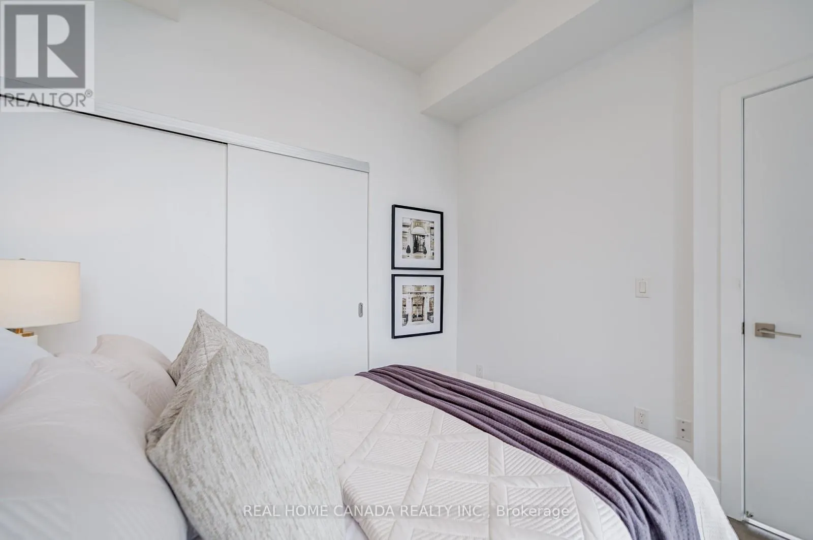 2608 - 32 DAVENPORT ROAD