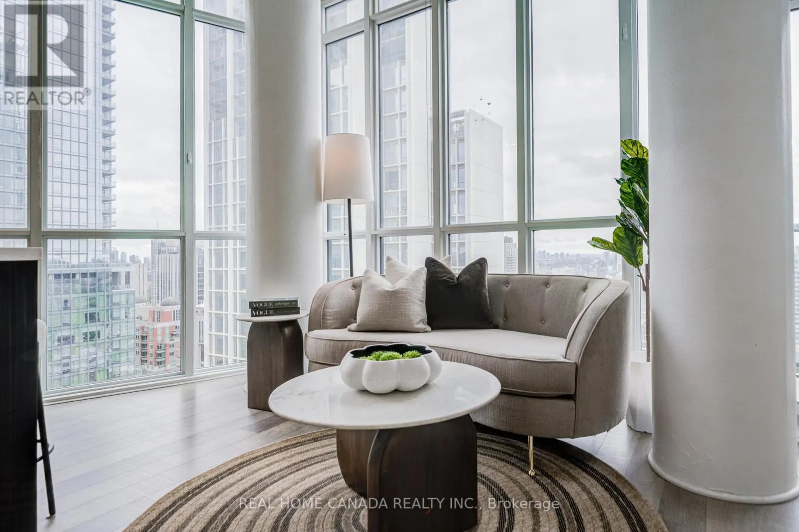 2608 - 32 DAVENPORT ROAD