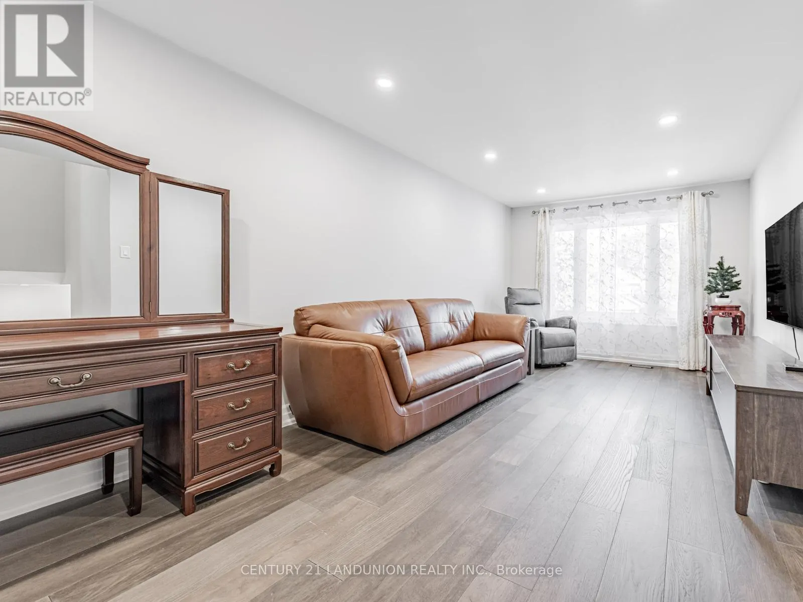 36 LEVITT COURT