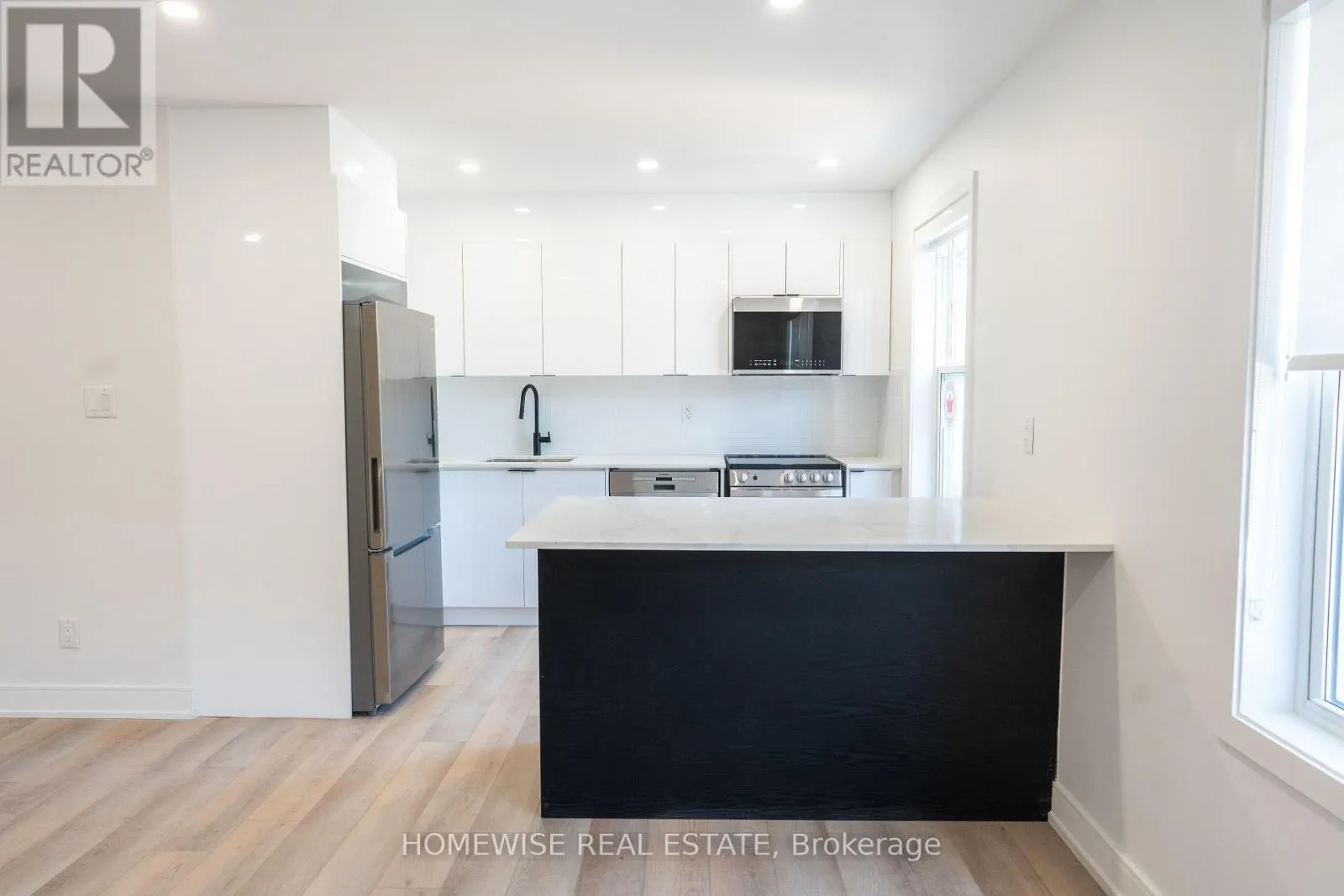 1 - 383 SPADINA ROAD