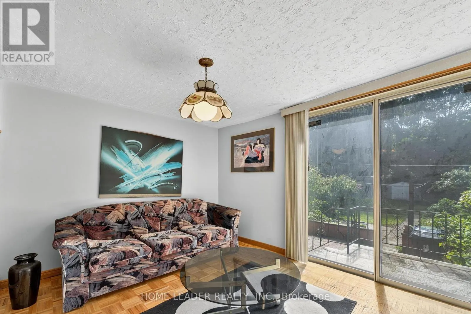 5 LINDSEY AVENUE