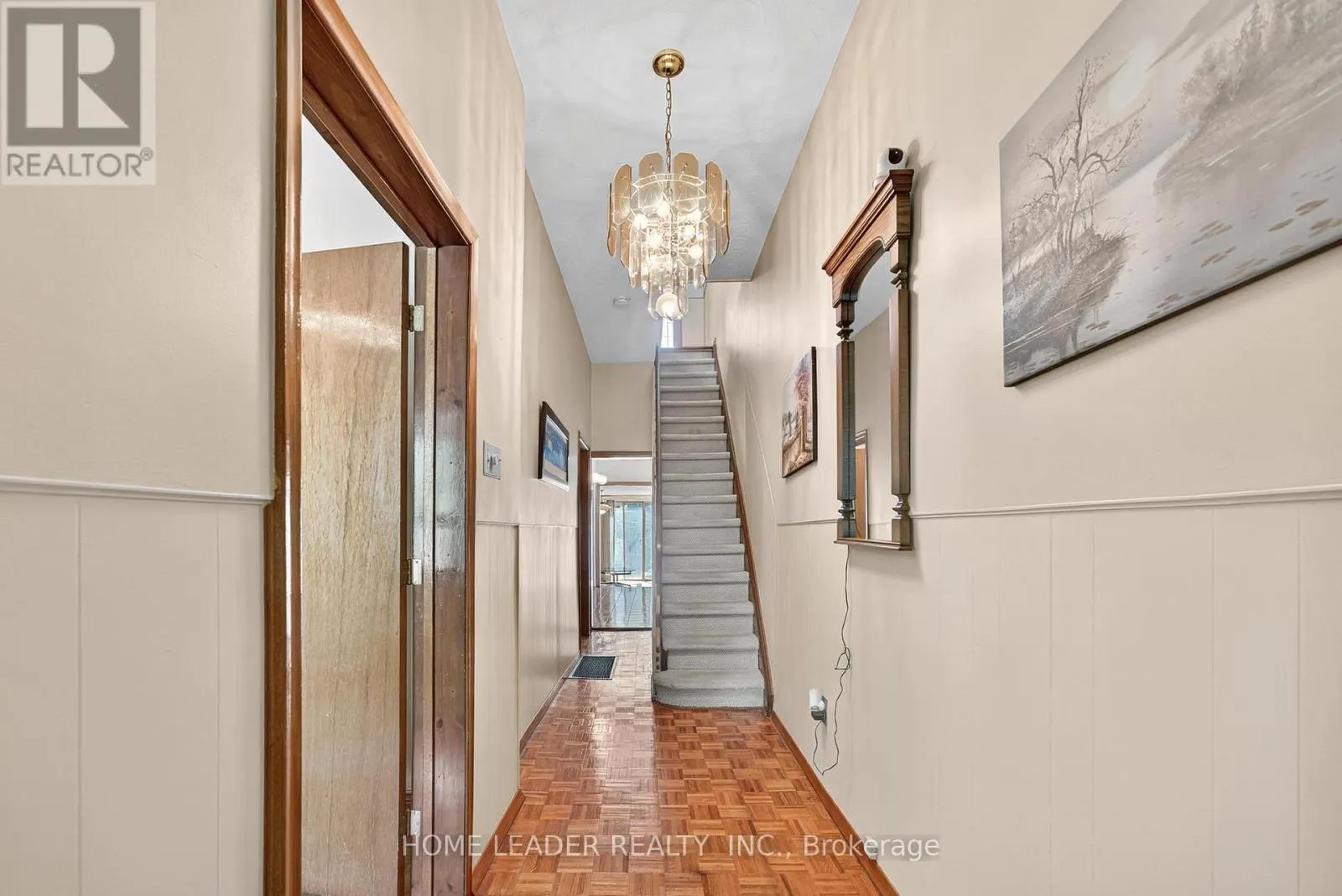 5 LINDSEY AVENUE