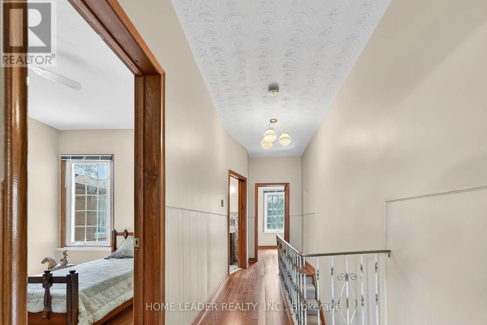 5 LINDSEY AVENUE