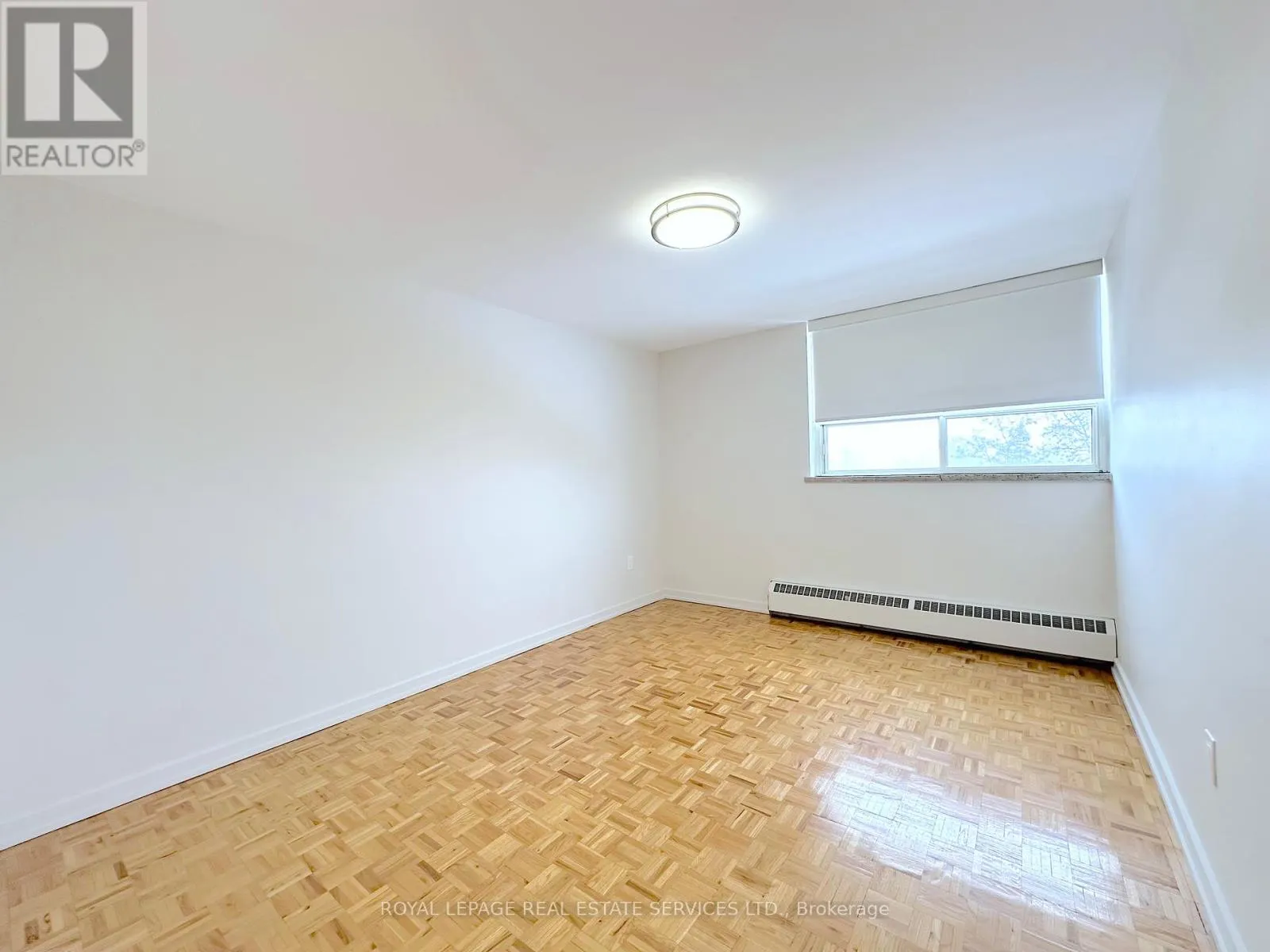 210 - 12 ROCKFORD ROAD