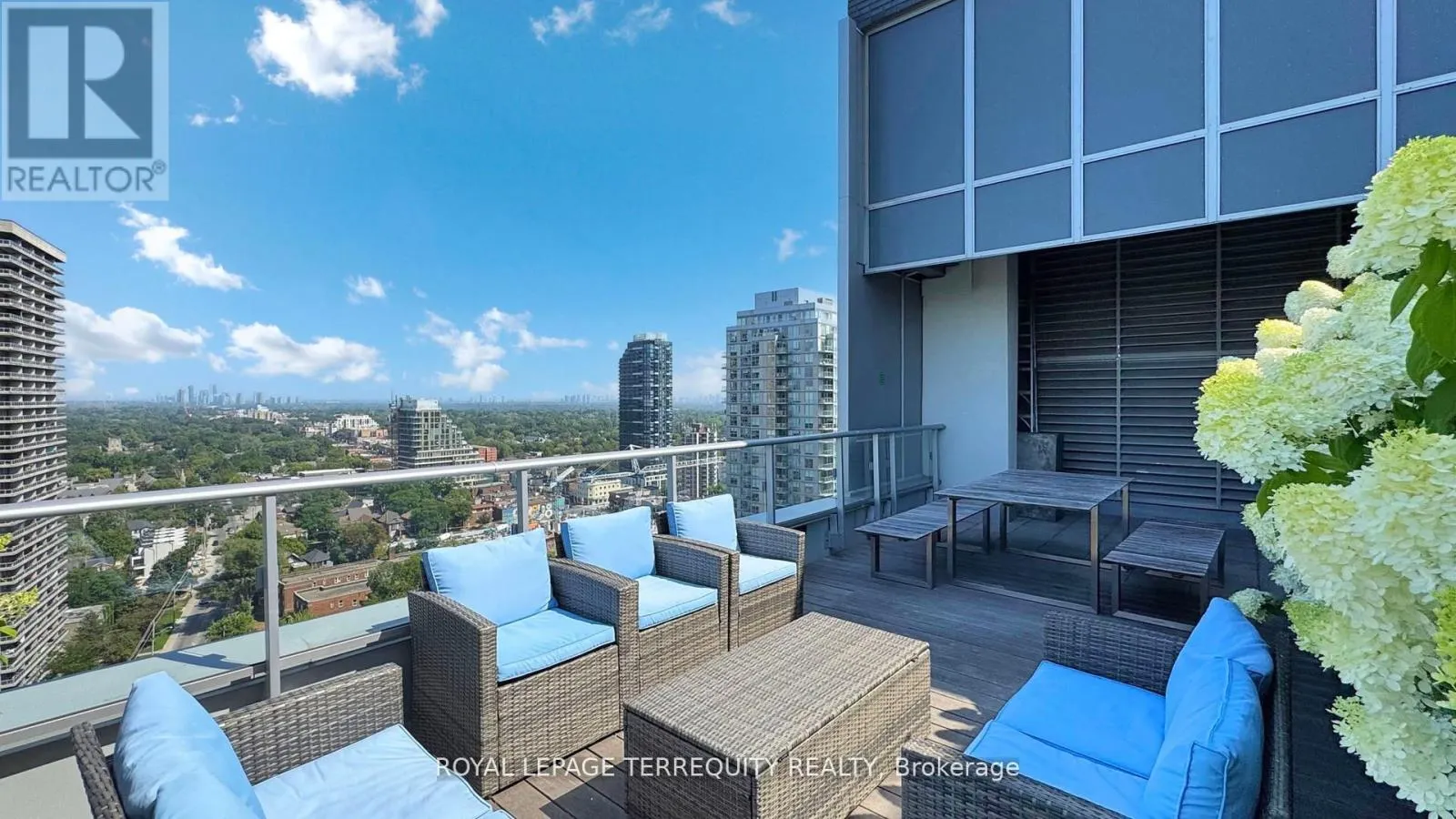 705 - 58 ORCHARD VIEW BOULEVARD