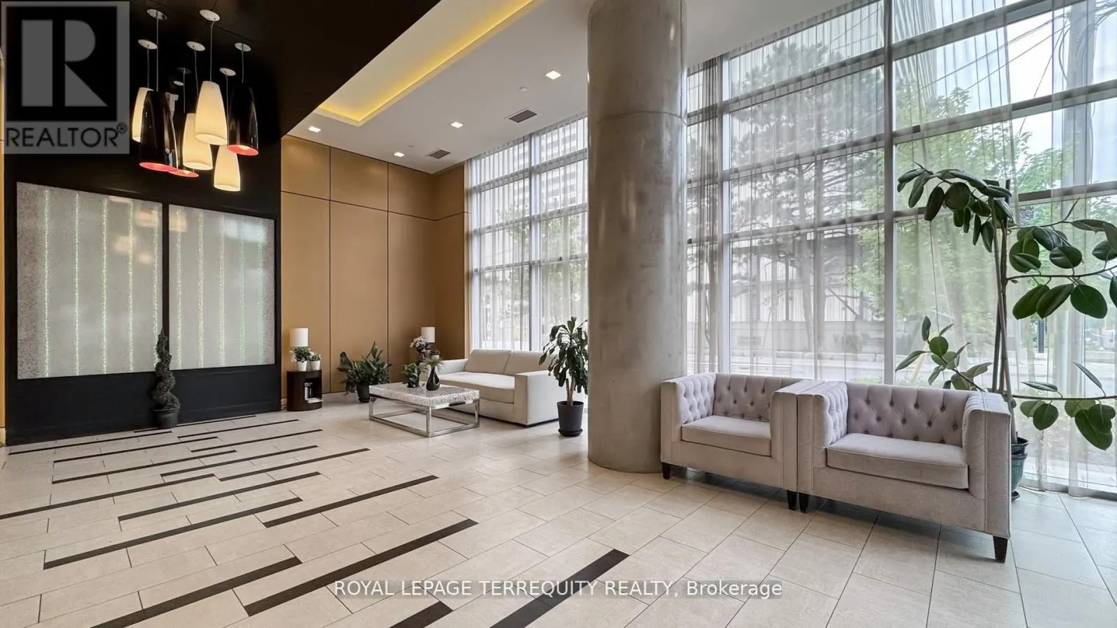 705 - 58 ORCHARD VIEW BOULEVARD