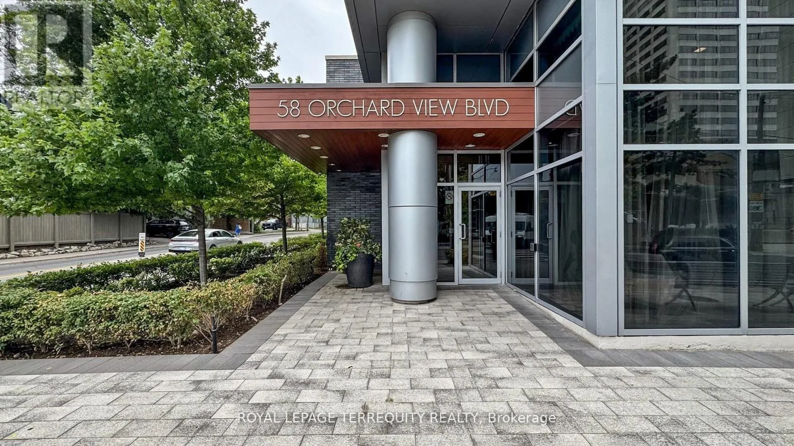 705 - 58 ORCHARD VIEW BOULEVARD