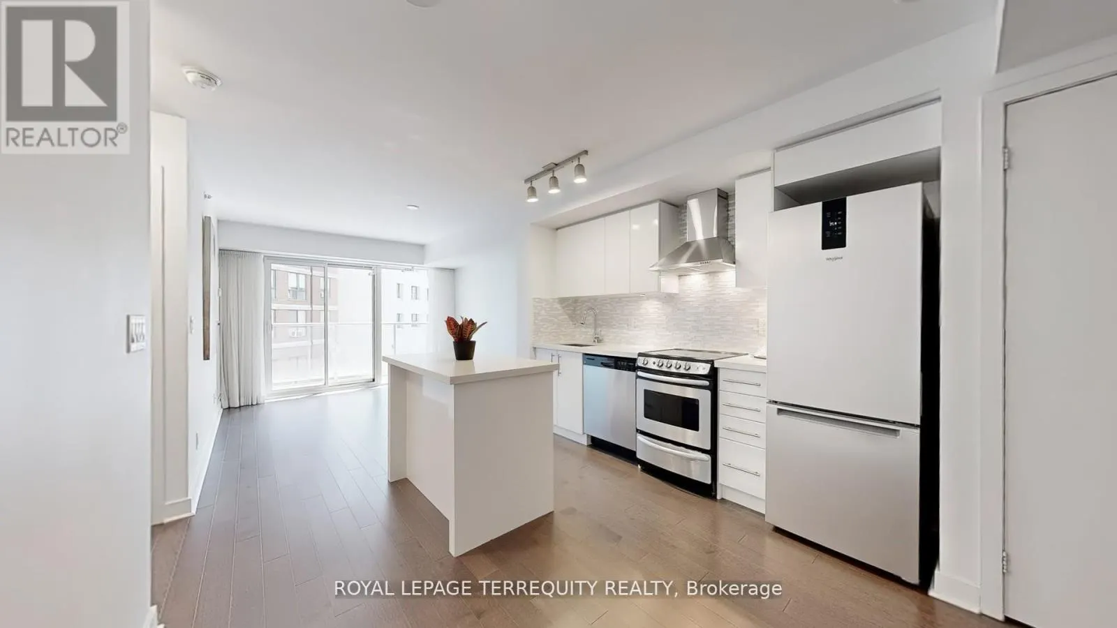 705 - 58 ORCHARD VIEW BOULEVARD