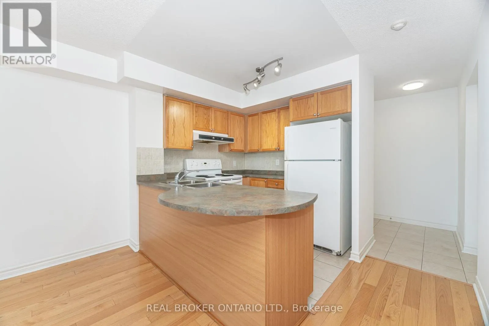 1109 - 17 BARBERRY PLACE