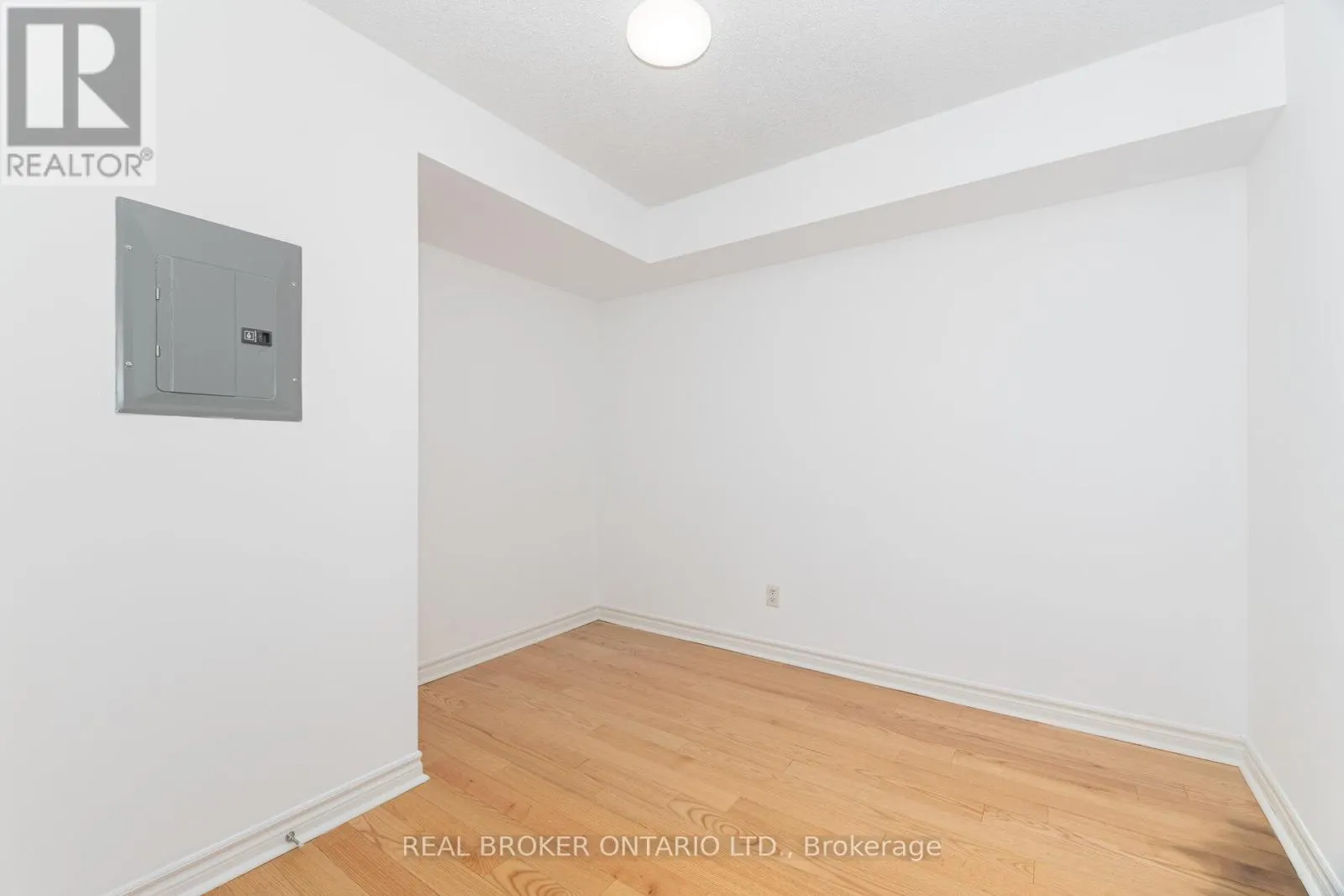 1109 - 17 BARBERRY PLACE