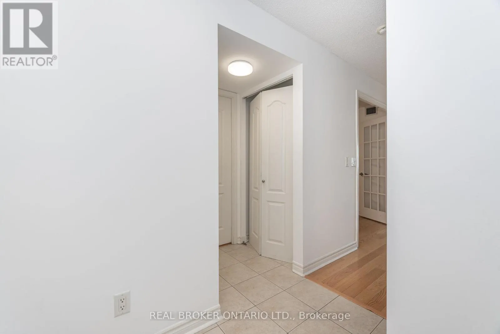 1109 - 17 BARBERRY PLACE