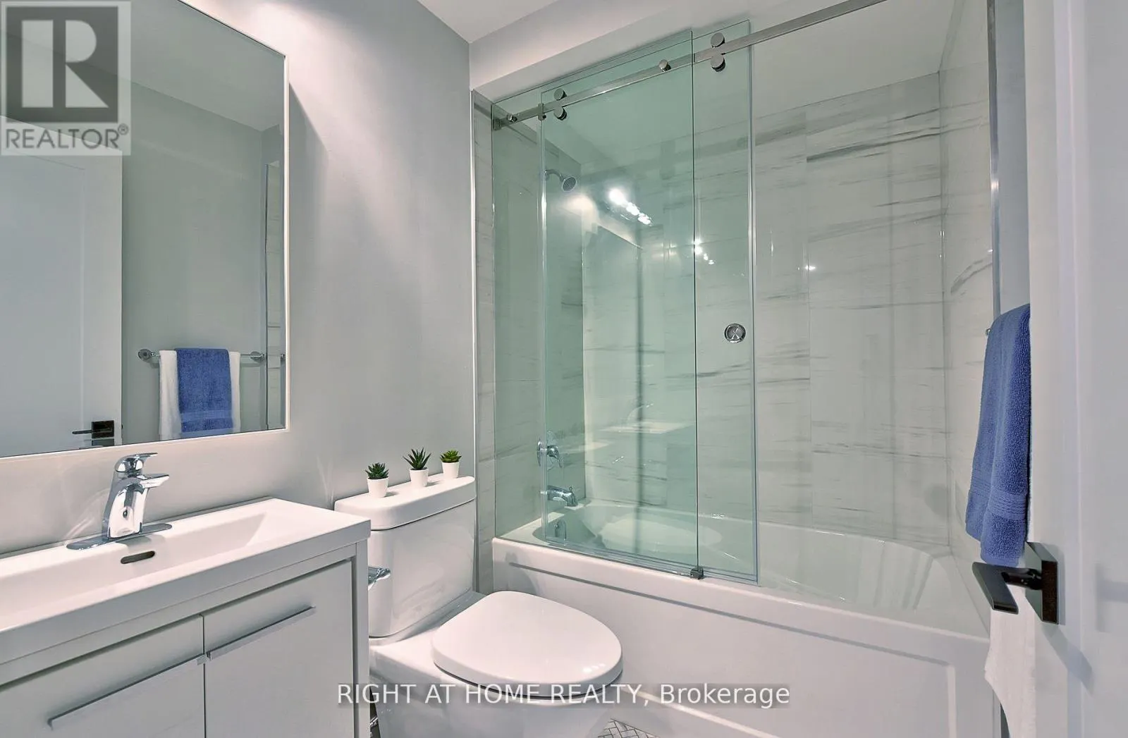 UNIT 1 - 131 BROCK AVENUE