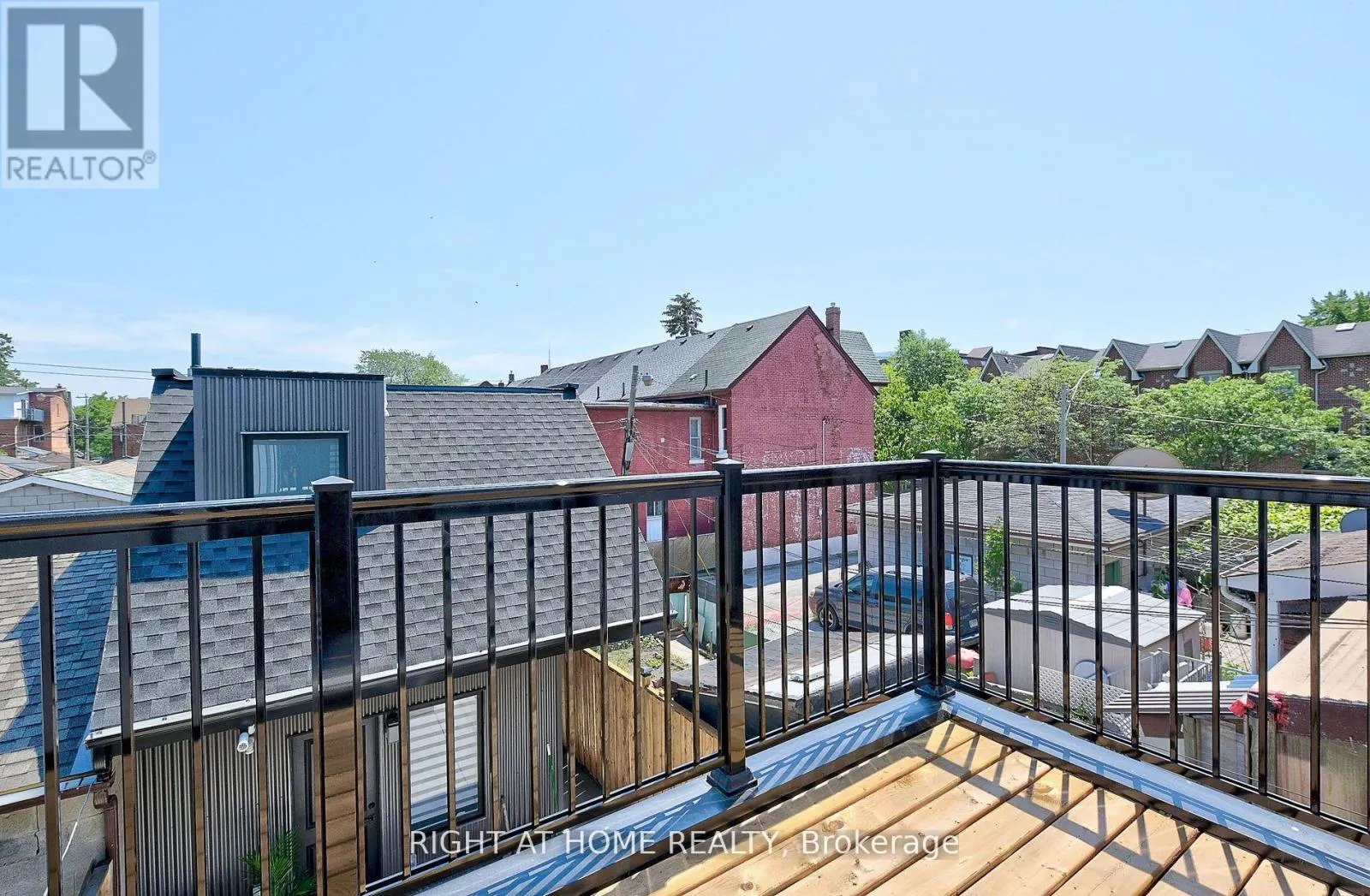 UNIT 1 - 131 BROCK AVENUE