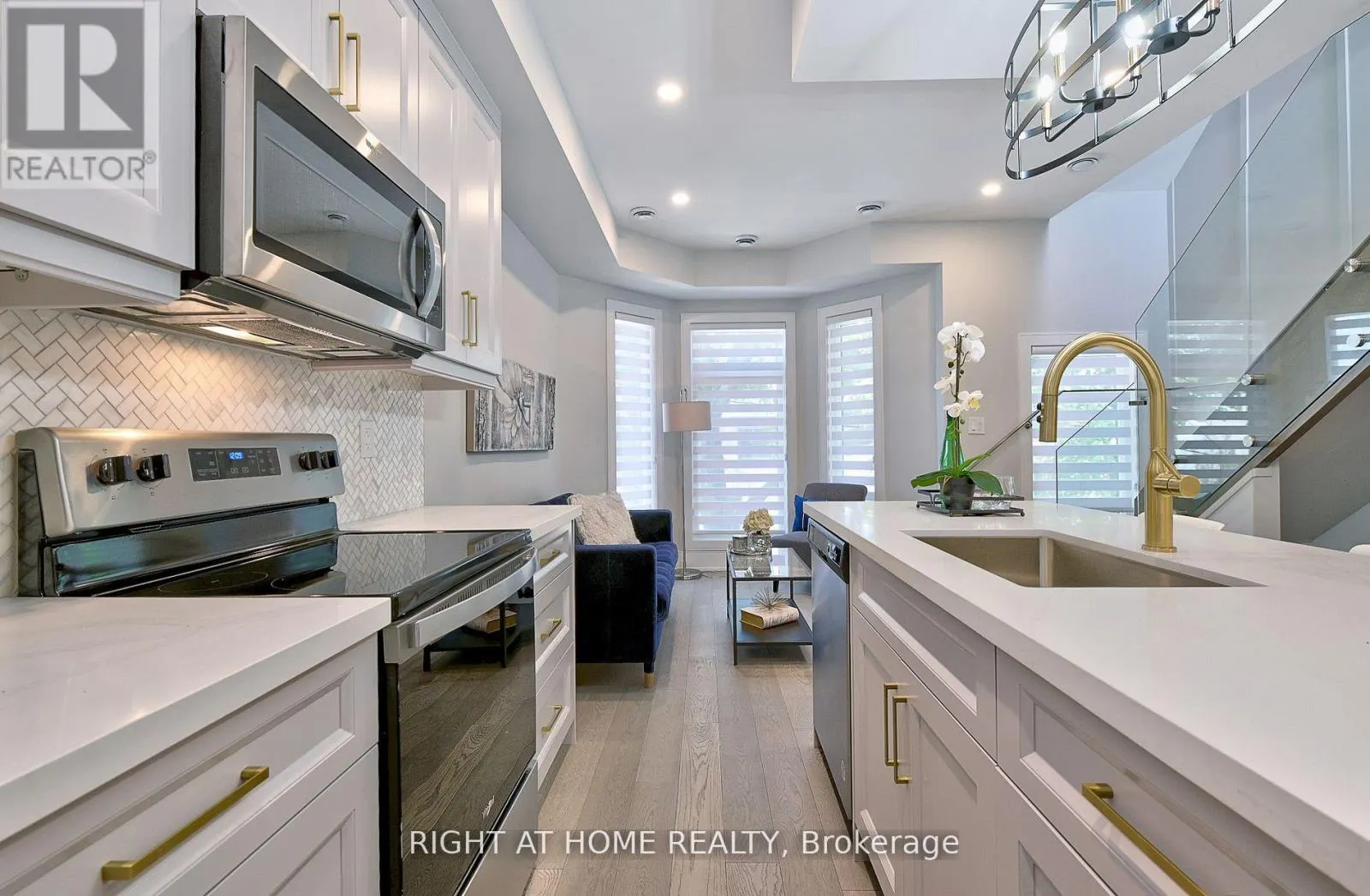 UNIT 1 - 131 BROCK AVENUE