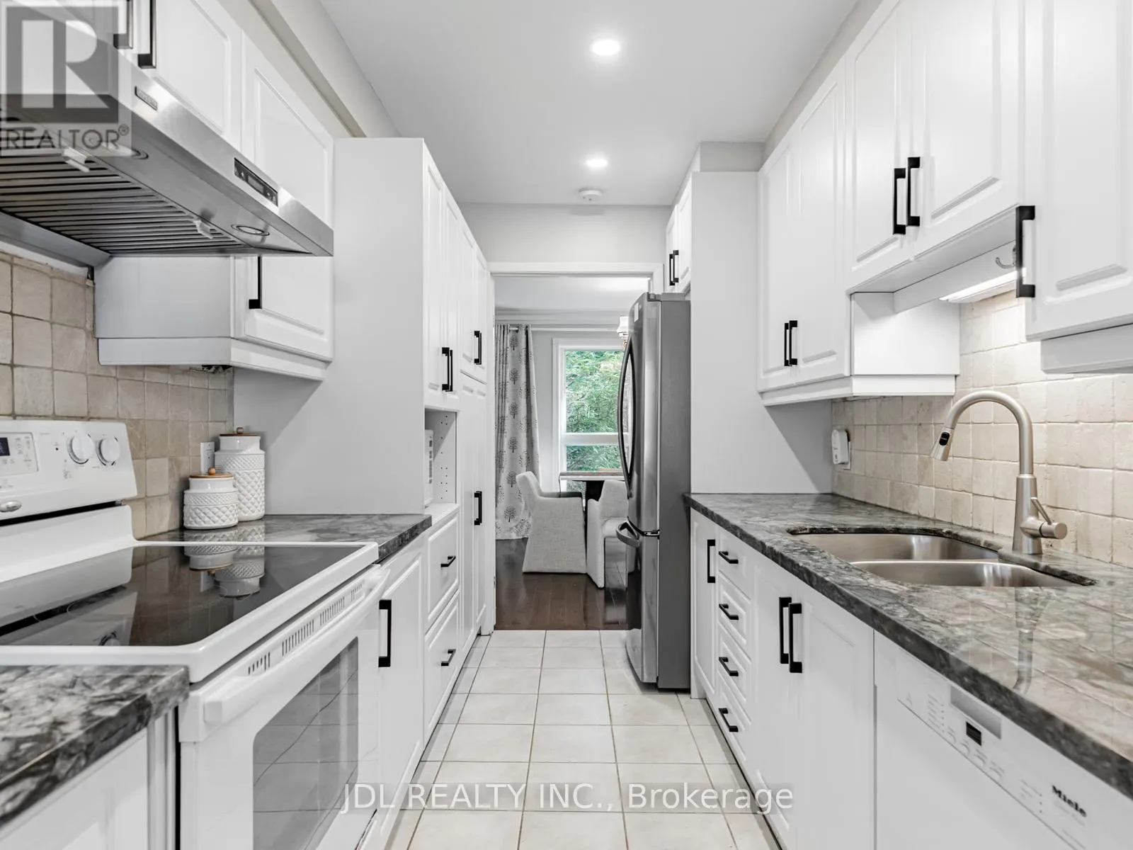 217 - 29 SCENIC MILL WAY