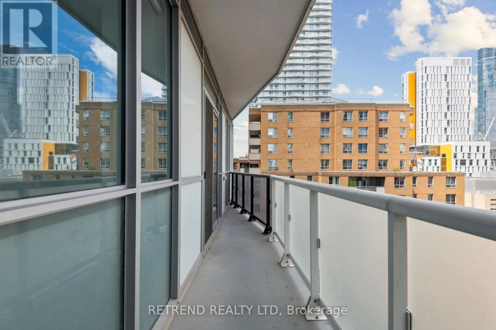 908 - 77 MUTUAL STREET
