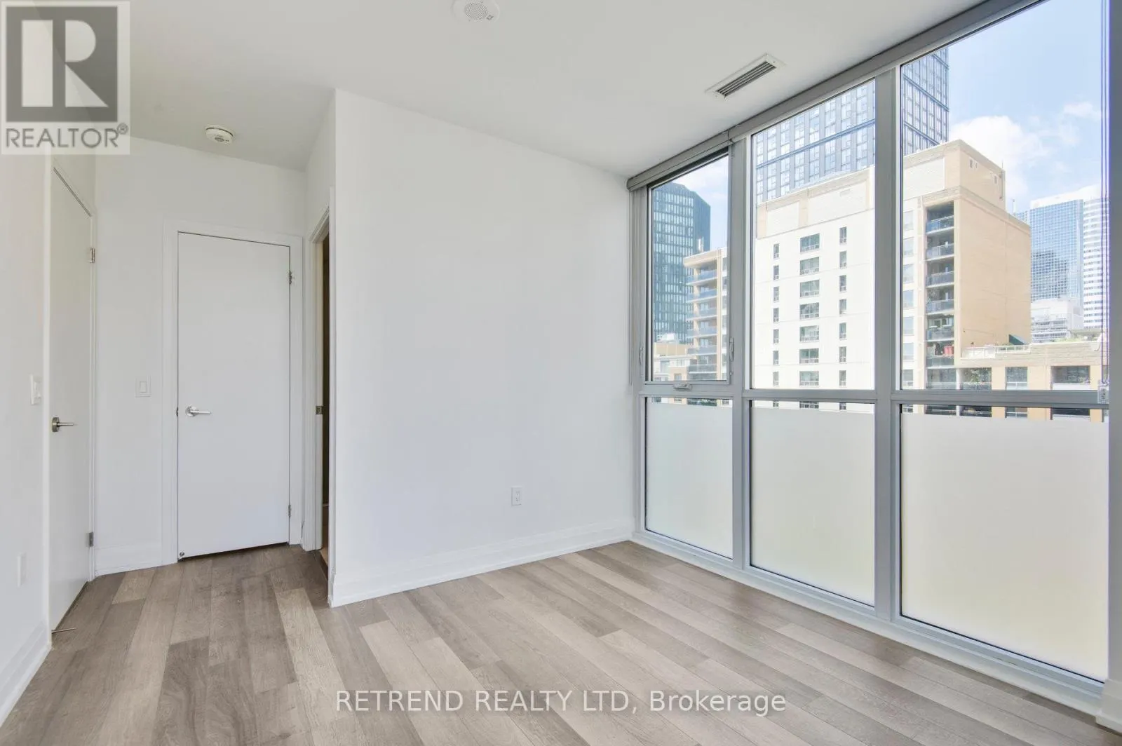 908 - 77 MUTUAL STREET