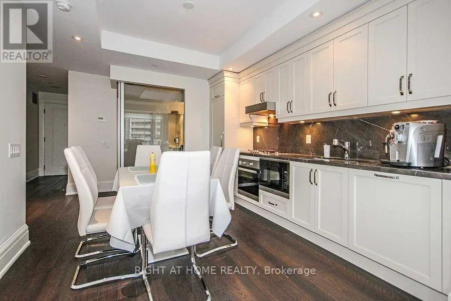 306 - 181 DAVENPORT ROAD