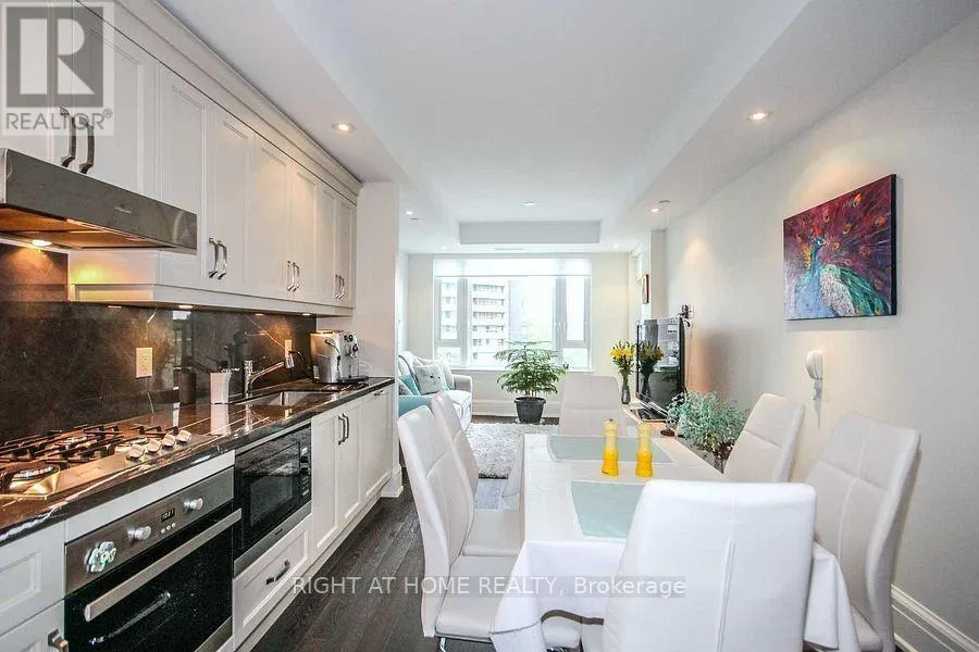 306 - 181 DAVENPORT ROAD