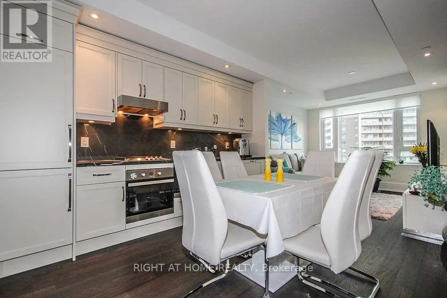 306 - 181 DAVENPORT ROAD