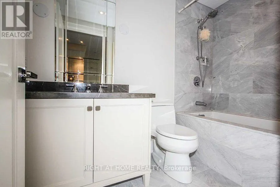 306 - 181 DAVENPORT ROAD
