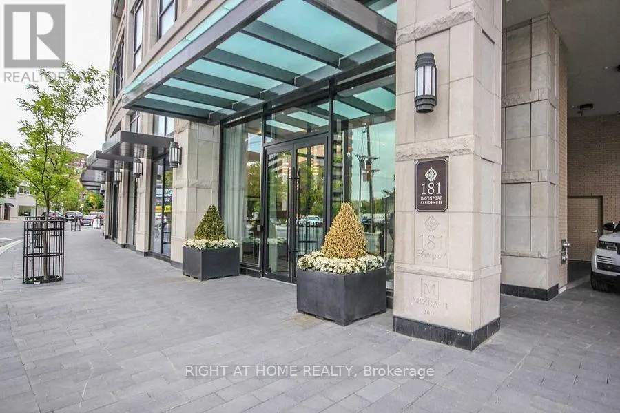 306 - 181 DAVENPORT ROAD