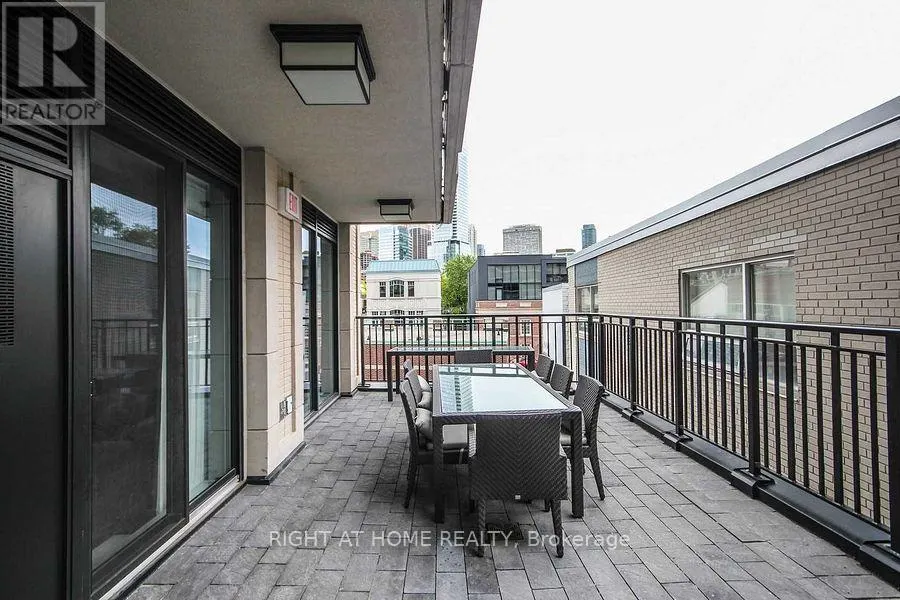 306 - 181 DAVENPORT ROAD