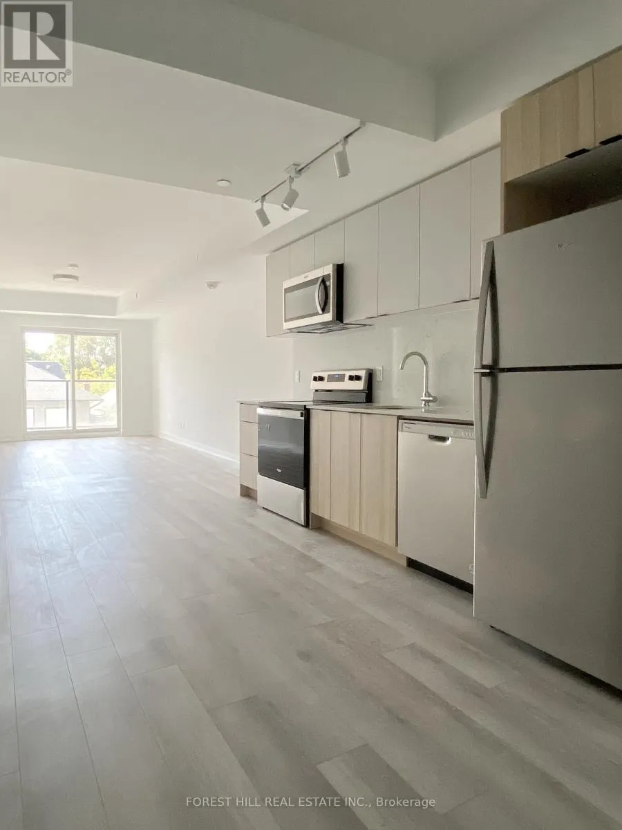 302 - 2000 BATHURST STREET