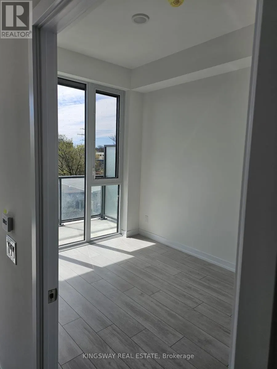 307 - 500 DUPONT STREET