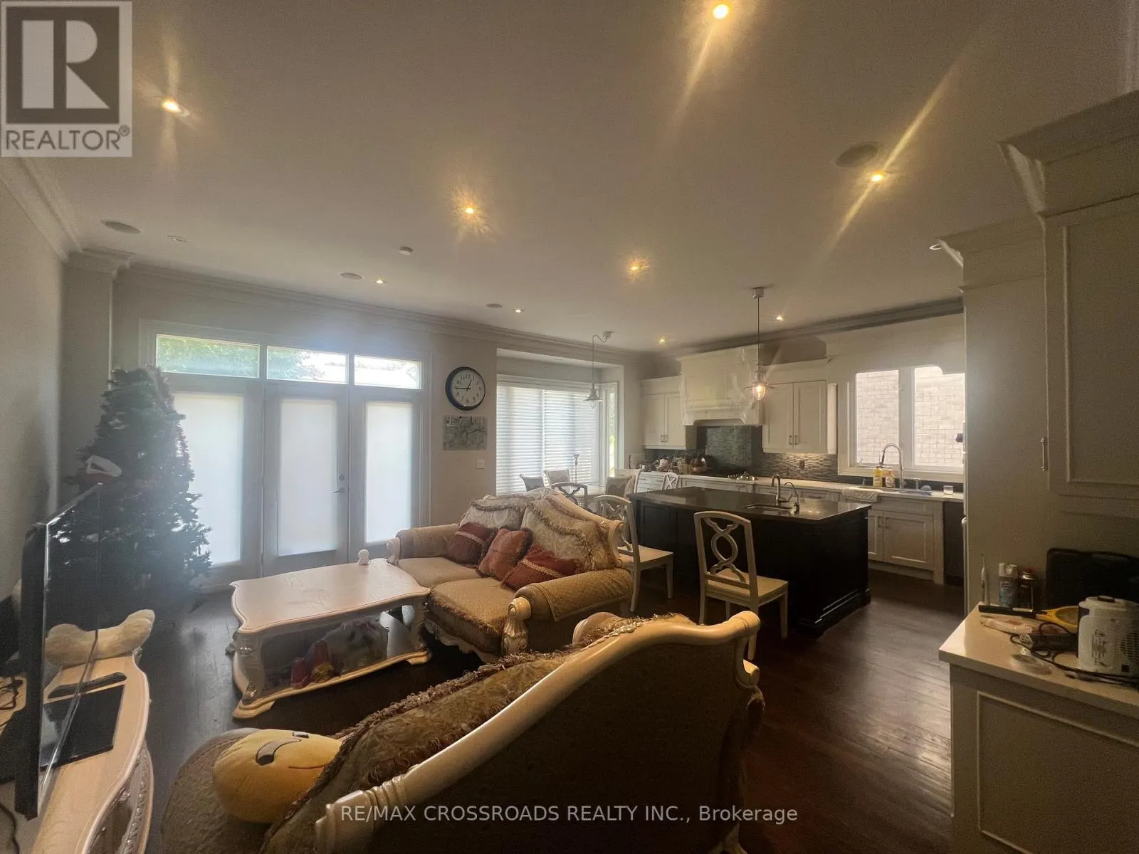 82 HOLMES AVENUE