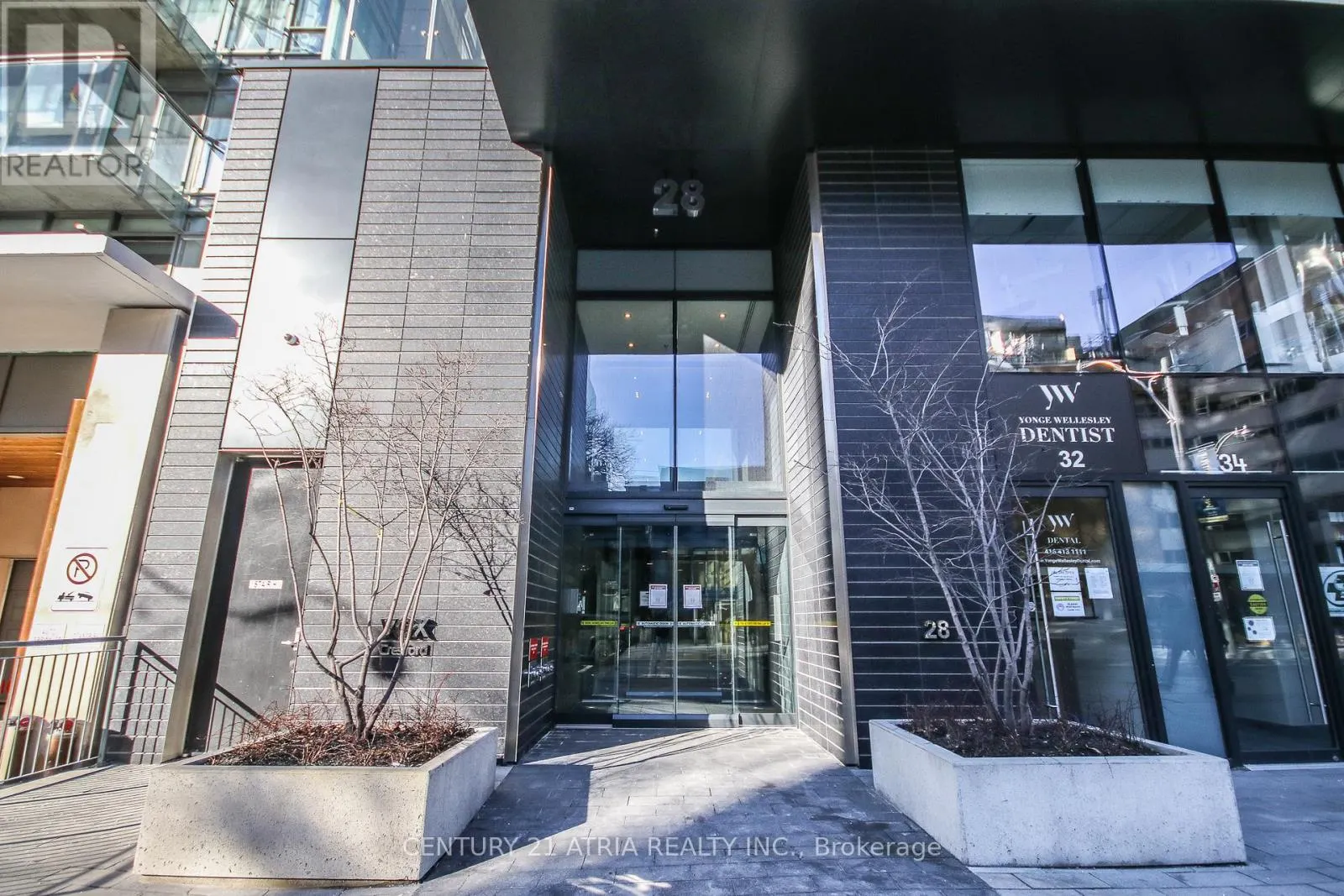2110 - 28 WELLESLEY STREET E