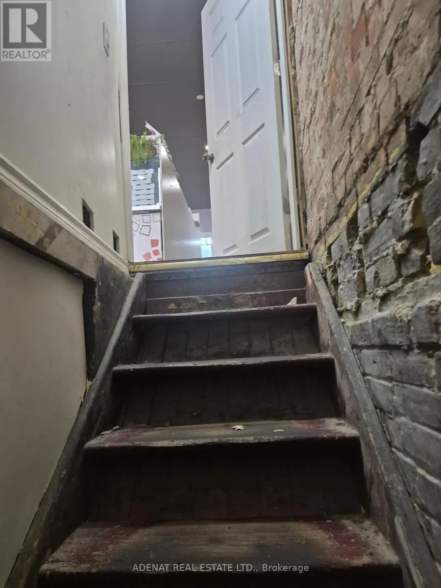 975 BLOOR STREET W