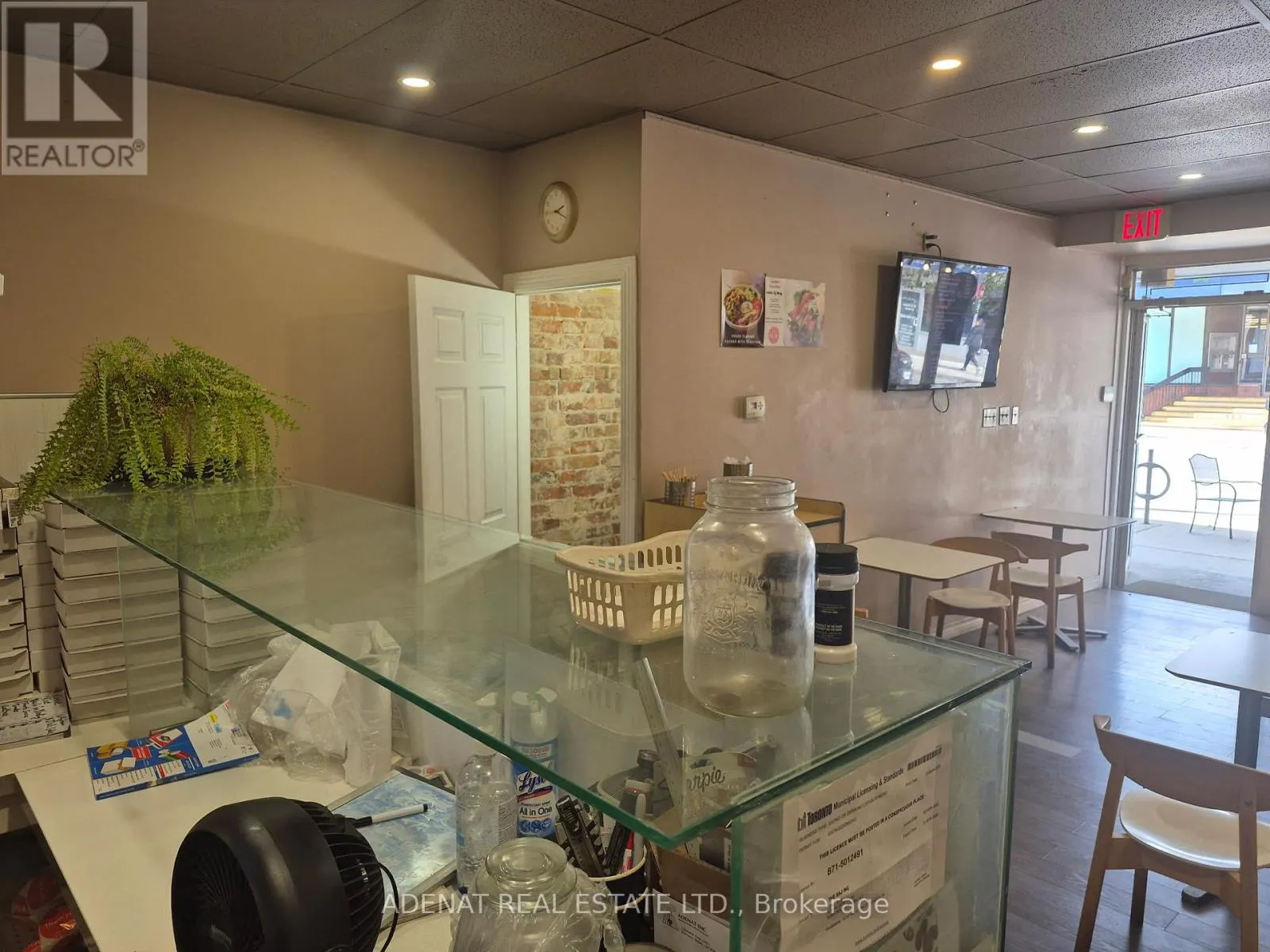 975 BLOOR STREET W