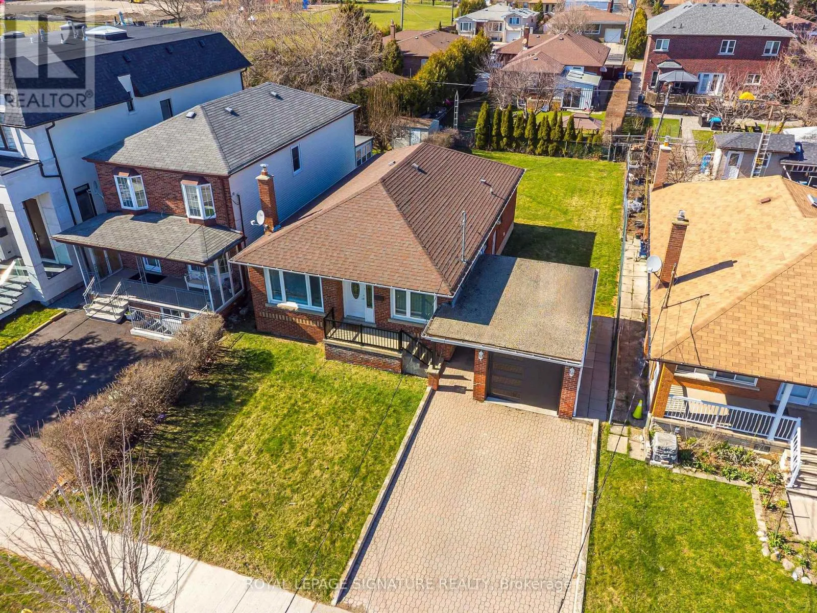 136 REGINA AVENUE