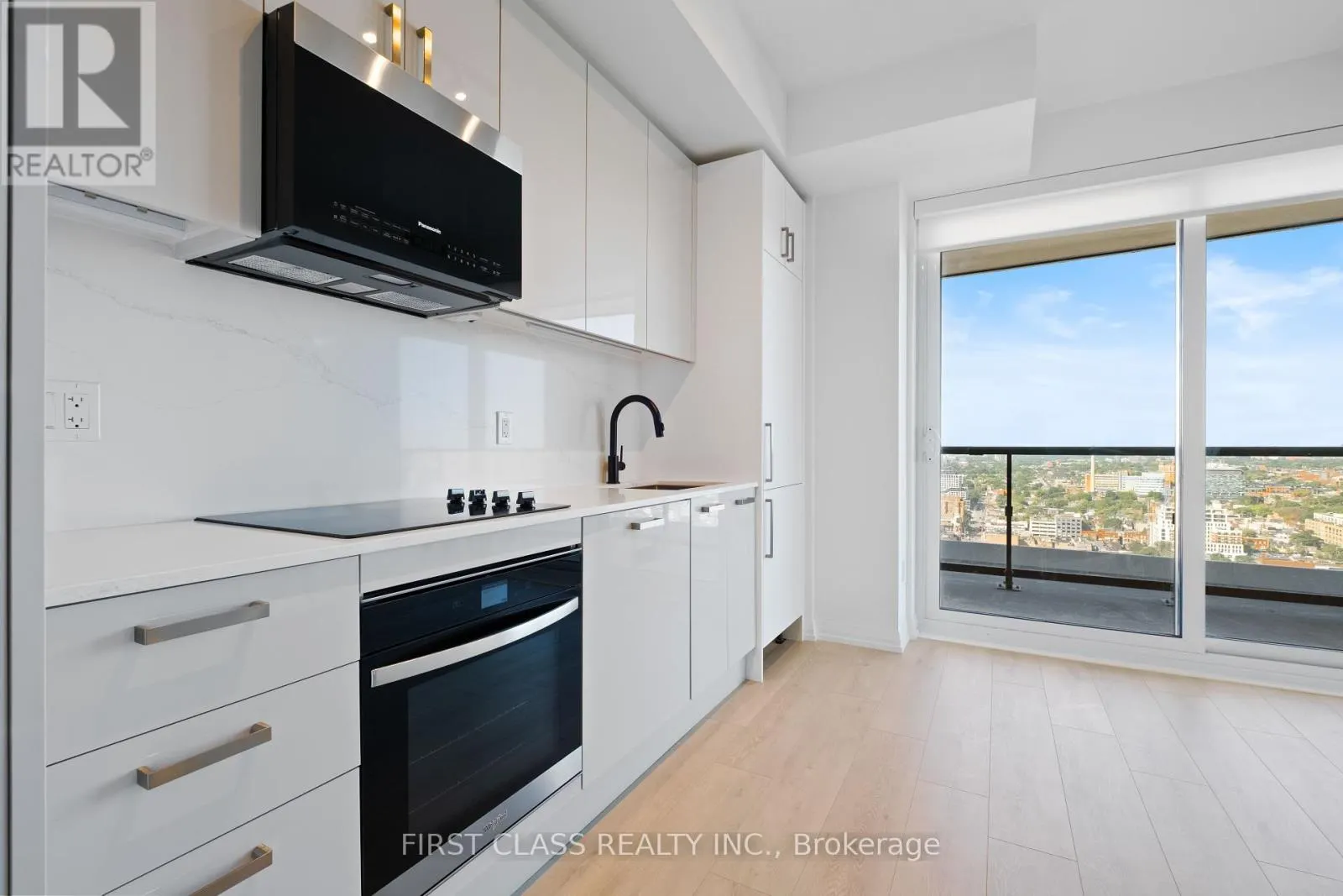 2911 - 280 DUNDAS STREET