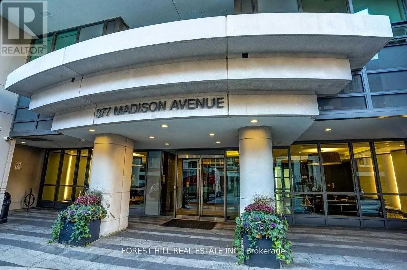 426 - 377 MADISON AVENUE