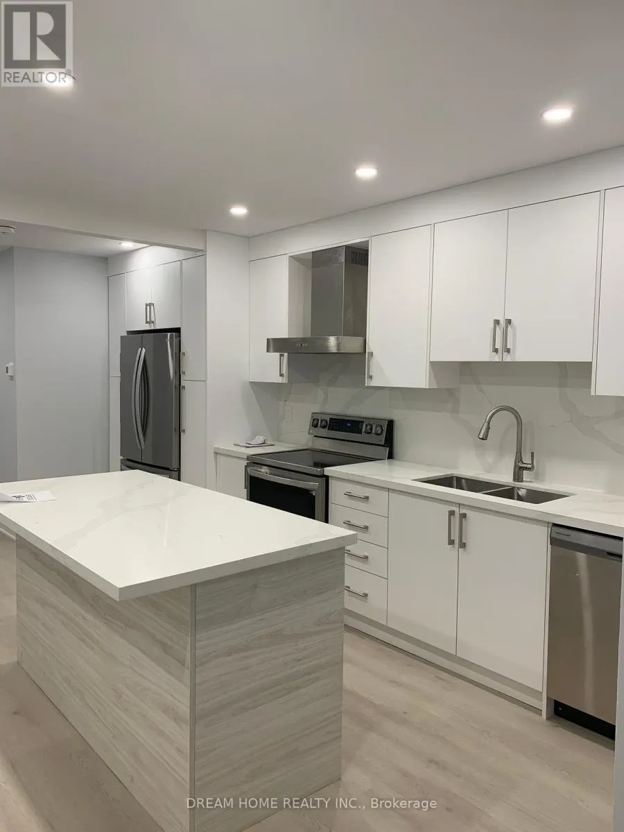 101 - 12 MANSFIELD AVENUE