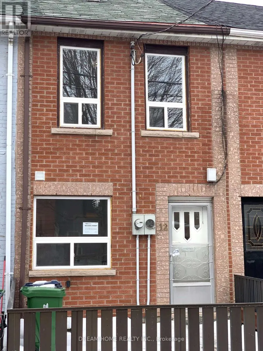 101 - 12 MANSFIELD AVENUE