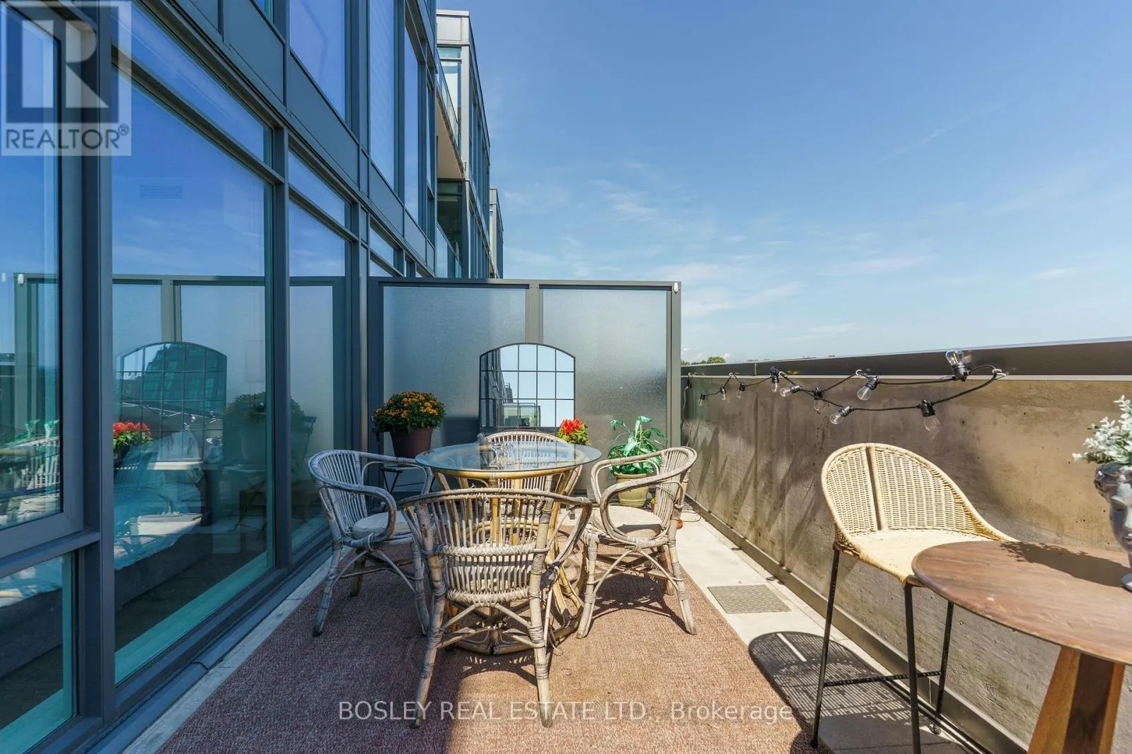 513 - 20 GLADSTONE AVENUE