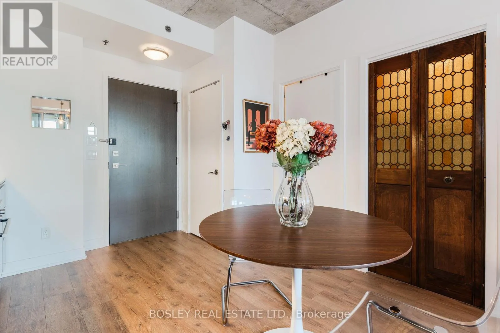 513 - 20 GLADSTONE AVENUE