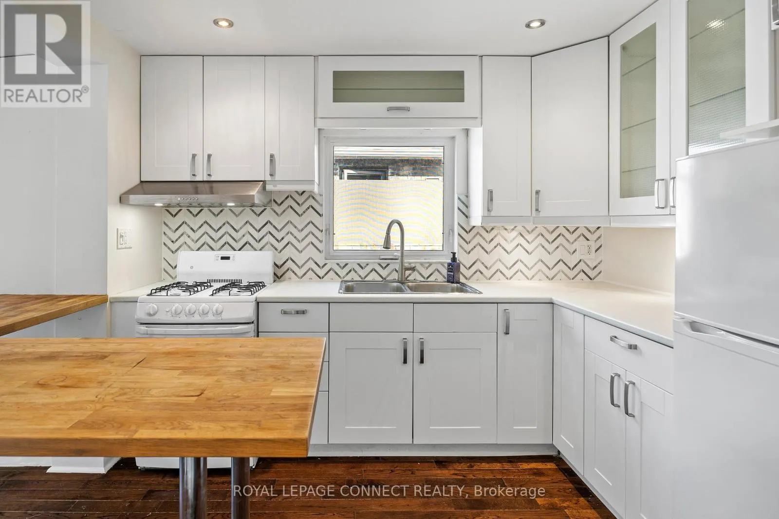 UPPER - 300 GLADSTONE AVENUE