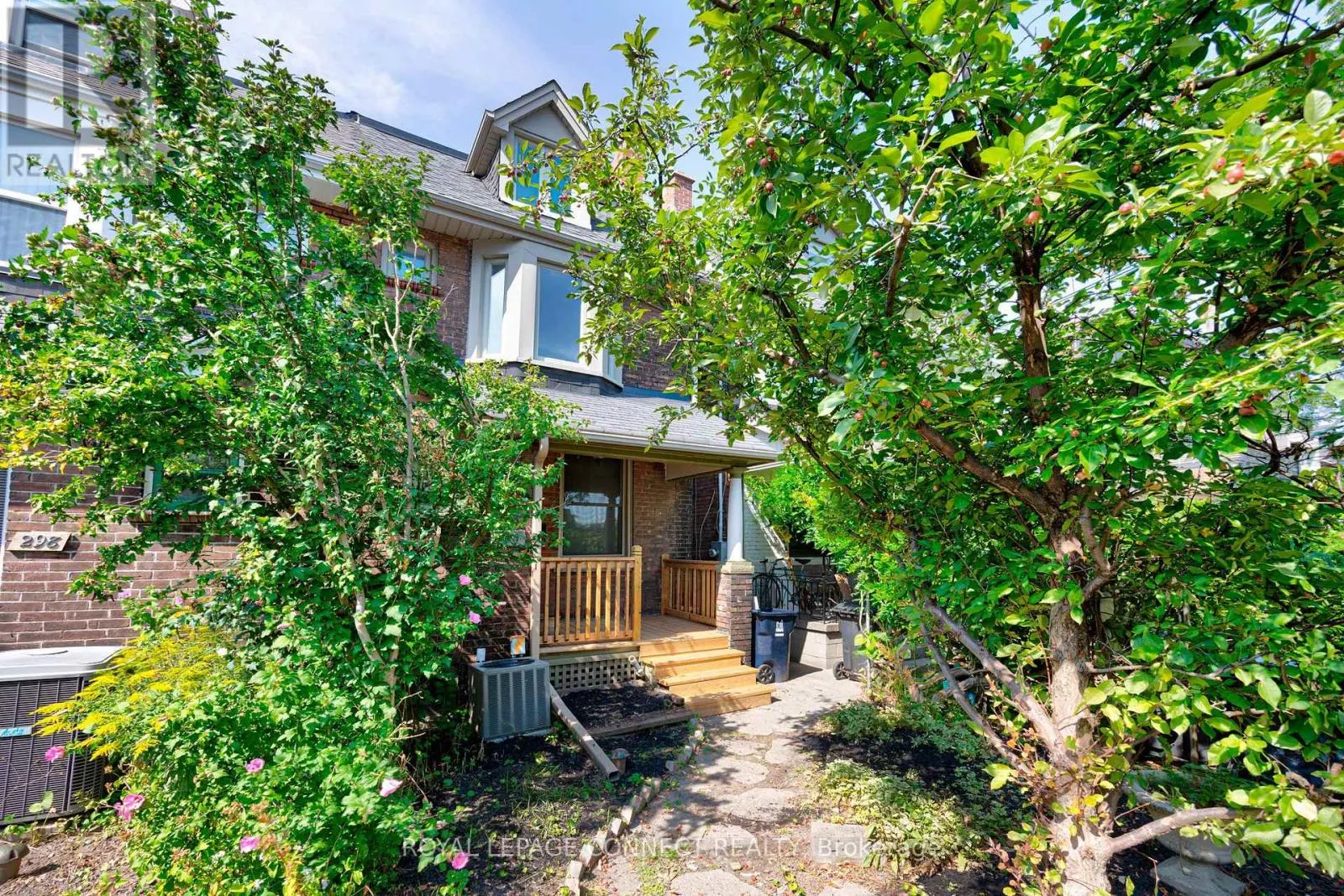 UPPER - 300 GLADSTONE AVENUE